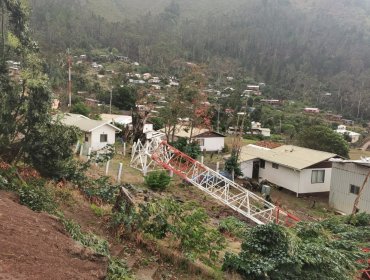 Ocho personas damnificadas, una lesionada y 12 viviendas dañadas deja paso de sistema frontal en Juan Fernández