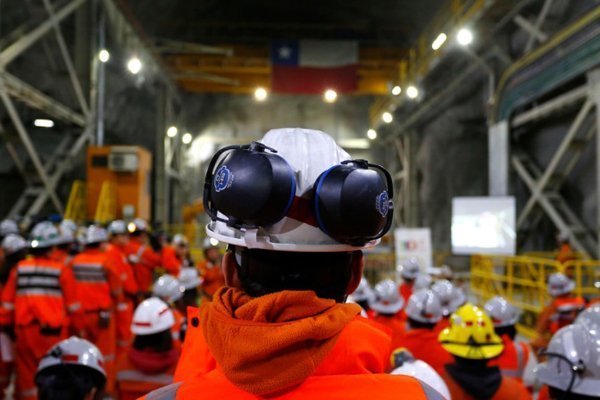 Trabajadores del Cobre evalúan unirse a movilizaciones en rechazo a decisión de ir al TC por tercer retiro