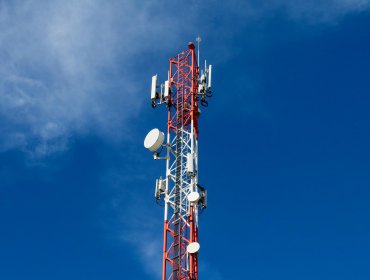 Municipio de La Cruz y vecinos se oponen a instalación de antena de telefonía celular en calle Manuel Rodríguez