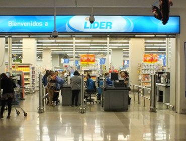 Confirman brote de Covid-19 en tres supermercados Líder en Viña del Mar: 37 contagiados