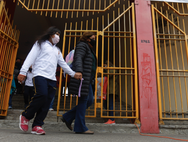 Colegio Médico y regreso a clases presenciales: "Debemos ser cautos, especialmente en la comunicación de riesgo"