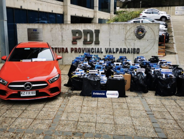 Por contrabando detienen a hombre que mantenía 18 mil cajetillas de cigarros en bodega de Valparaíso