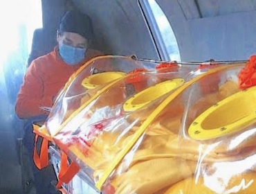 "UCI con alas": El emotivo relato del enfermero conconino que traslada a pacientes con Covid en aeroambulancia