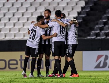 Un Palestino sin ideas y con un expulsado cayó ante Libertad por Copa Sudamericana