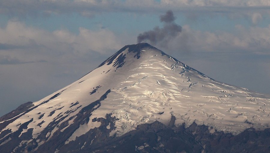 Tras 20 meses de vigencia: Cancelan la Alerta Amarilla por actividad del Volcán Villarrica