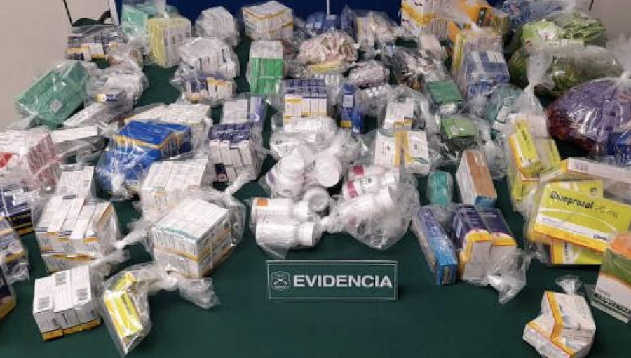 Sorprenden a una pareja vendiendo medicamentos de manera irregular en La Calera