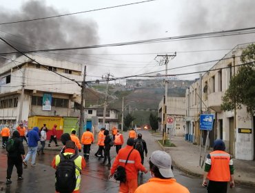 Portuarios de San Antonio protestaron con barricadas ante requerimiento contra tercer retiro