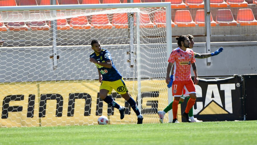 Cobreloa cae ante U. de Concepción y aún no sabe de triunfos en Primera B