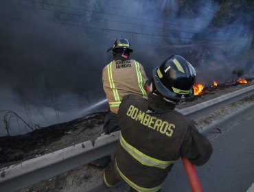 Una persona con quemaduras dejó incendio que afectó a casa en sector de Rodelillo en Valparaíso