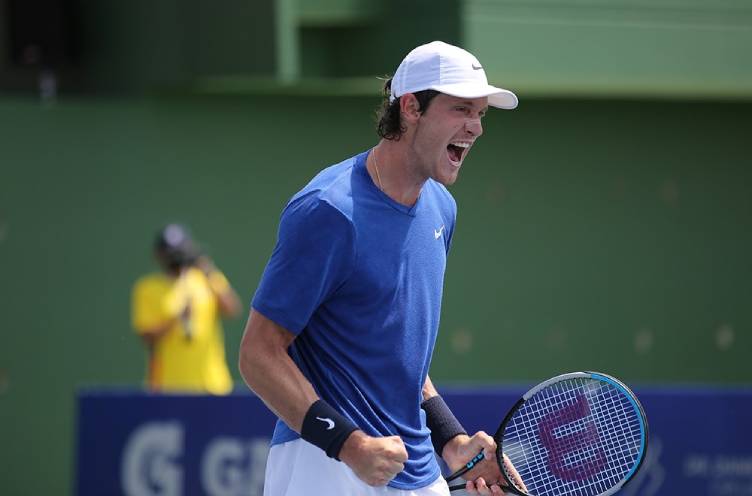 Sigue en racha: Nicolás Jarry debutó con sólido triunfo en Challenger de Salinas 2