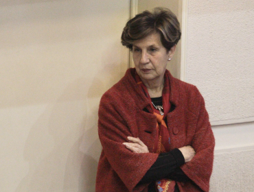 Senadora Allende al Gobierno: "Si aprendieron algo, deben encaminarse a un ingreso de emergencia hasta septiembre"