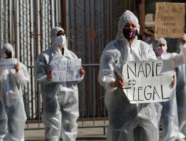 Migrantes protestaron en el centro de Santiago por oleada de expulsiones colectivas