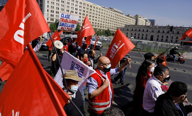 Trabajadores de empresas del Estado se suman a la "Huelga General Sanitaria" de este viernes