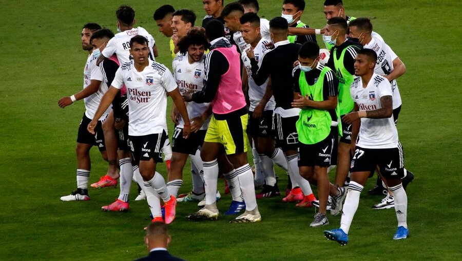 Problemas en Colo-Colo: Pierde 18 jugadores por contacto estrecho con Covid-19 positivo