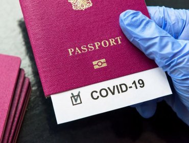 IPSOS: Un 82% de los chilenos piensa que los grandes recintos públicos deberían exigir un pasaporte de vacuna