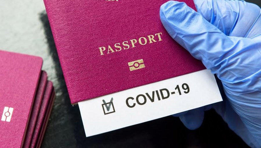 IPSOS: Un 82% de los chilenos piensa que los grandes recintos públicos deberían exigir un pasaporte de vacuna