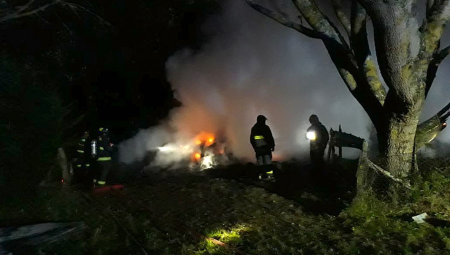 Nuevo ataque incendiario en La Araucanía dejó dos casas y dos bodegas quemadas