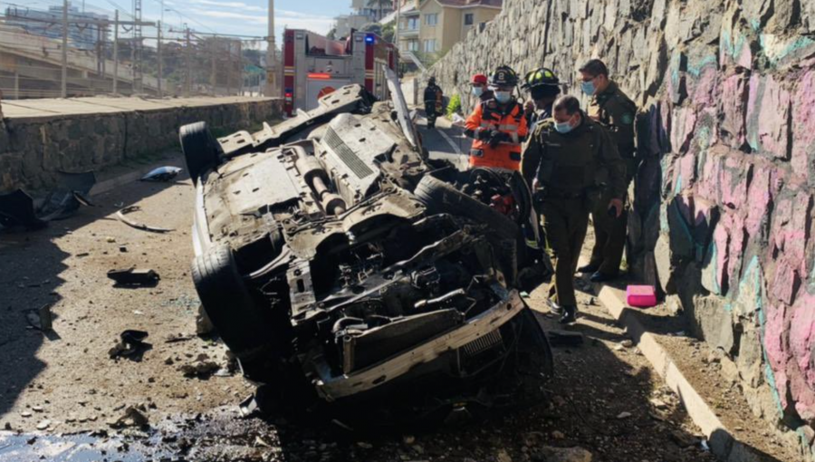 Un fallecido dejó accidente de tránsito en la Av. España: vehículo volcó y se precipitó al puente Capuchinos