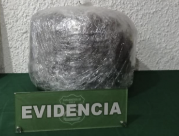 Fuerte olor a marihuana desde un automóvil permite detener a dos hombres en control en La Ligua