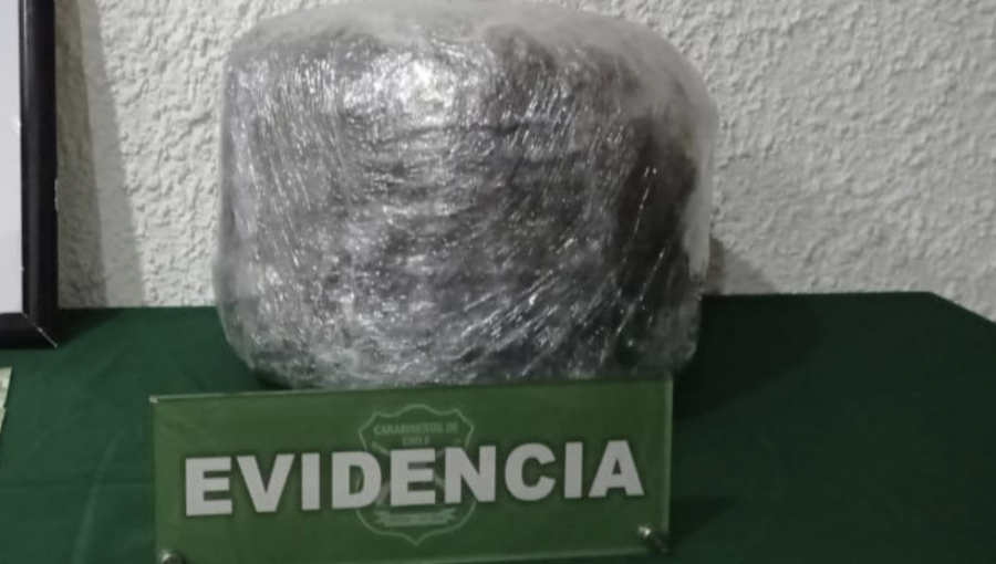 Fuerte olor a marihuana desde un automóvil permite detener a dos hombres en control en La Ligua