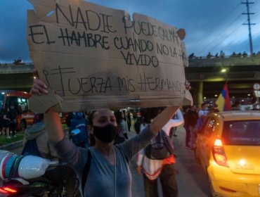 Protestas en Colombia: Las imágenes que dejan los violentos enfrentamientos entre manifestantes y la policía