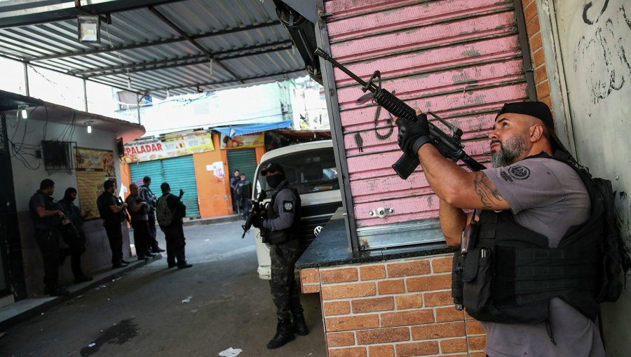 Al menos 25 muertos deja operativo policial en una favela de Río de Janeiro