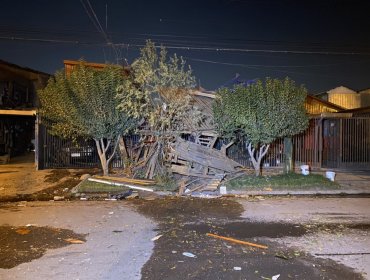 Mujer de 72 años queda en riesgo vital tras explosión de gas que destruyó su vivienda en El Bosque