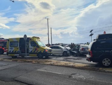 Un menor de edad y otras dos personas resultaron lesionadas tras colisión vehicular en Quintero