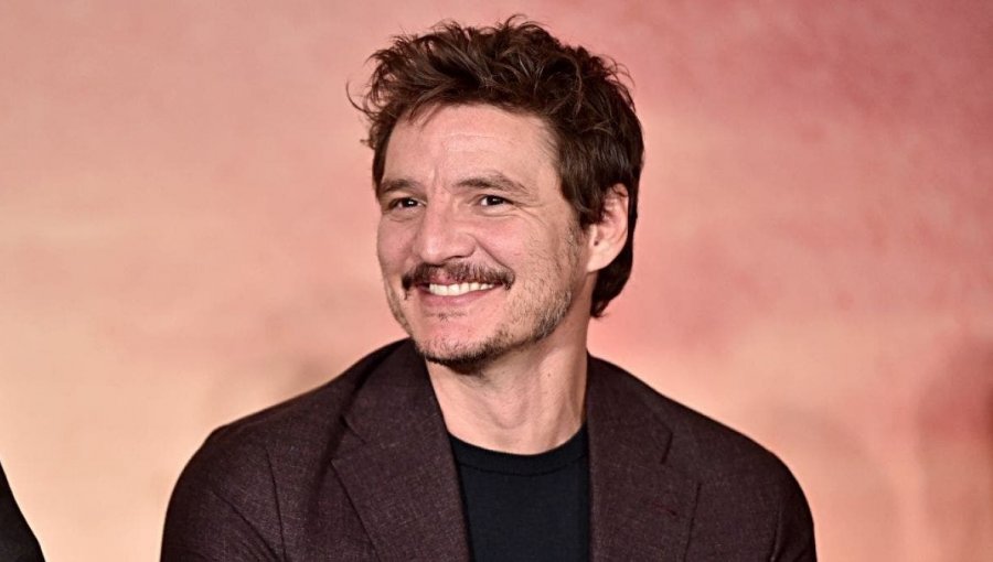 "Soy Pedro Pascal, el Mandalorian": Actor envió cariñoso saludo en su llegada al país