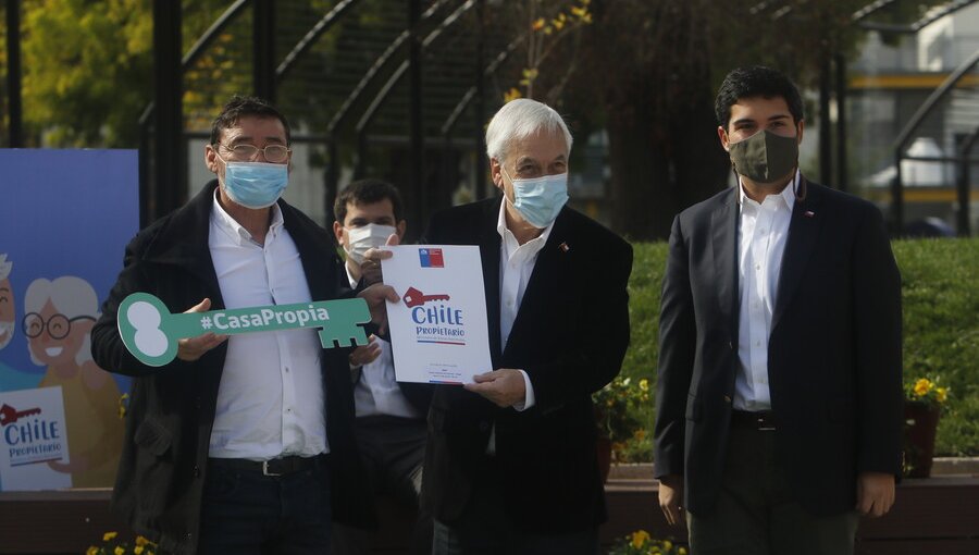 Presidente Piñera hizo entrega de títulos de dominio a habitantes de la región del Maule