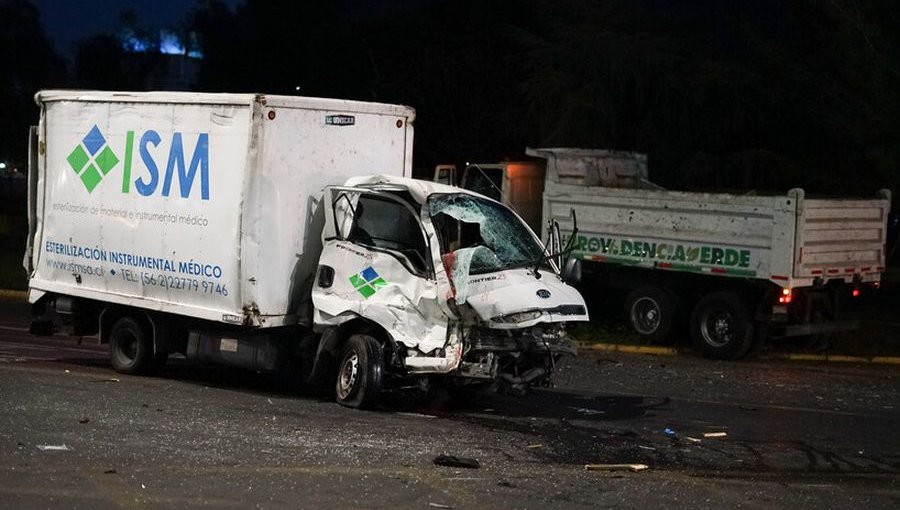 Choque de camiones deja un fallecido en Providencia: tránsito se encuentra interrumpido