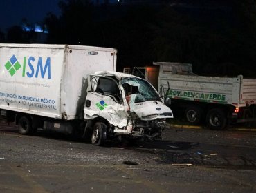 Choque de camiones deja un fallecido en Providencia: tránsito se encuentra interrumpido