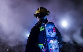 Incendio en vivienda deja con lesiones a adulto mayor en cerro Los Placeres de Valparaíso