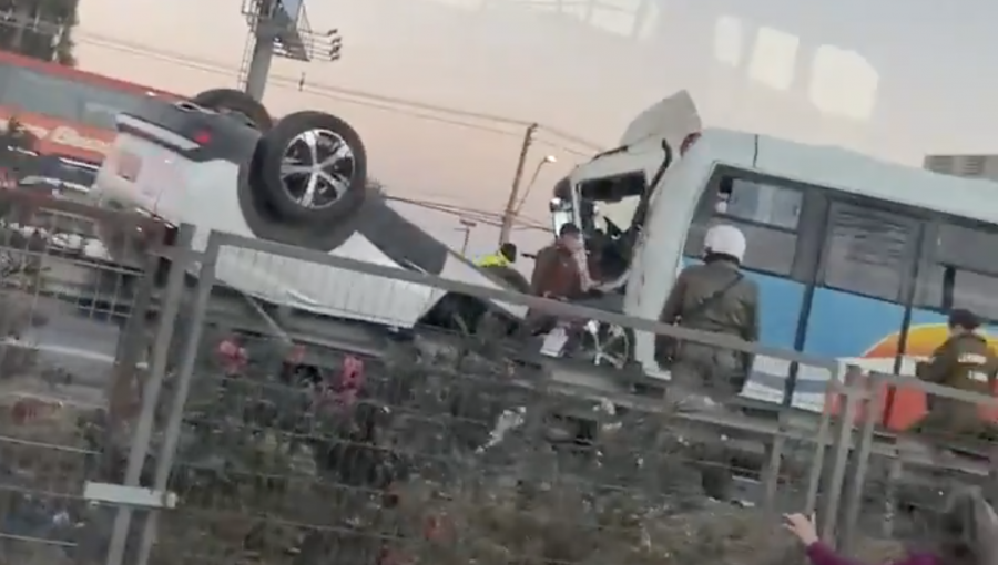 Un lesionado deja colisión de camión con vehículo menor en tramo de la ruta 5 Sur en San Bernardo