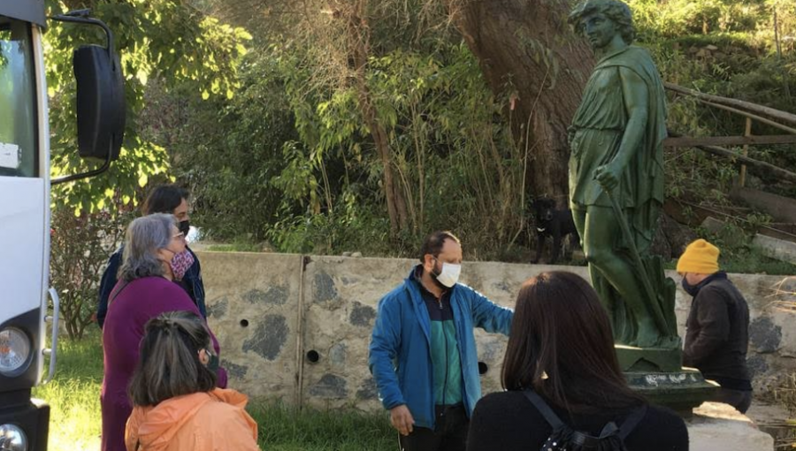 Vecinos de Playa Ancha buscan traer de regreso icónica estatua «El Verano» a la plaza Waddington