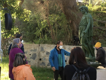 Vecinos de Playa Ancha buscan traer de regreso icónica estatua «El Verano» a la plaza Waddington