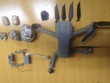 Gendarmes evitaron ingreso de dos drones con drogas a la ex Penitenciaría de Santiago