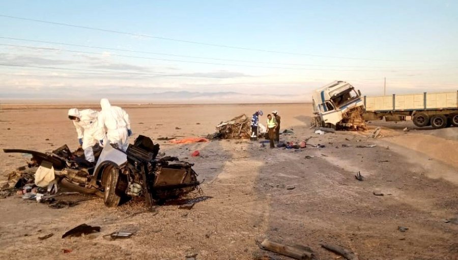 Prisión preventiva para camionero que colisionó y causó muerte de matrimonio y sus dos pequeños hijos en Huara