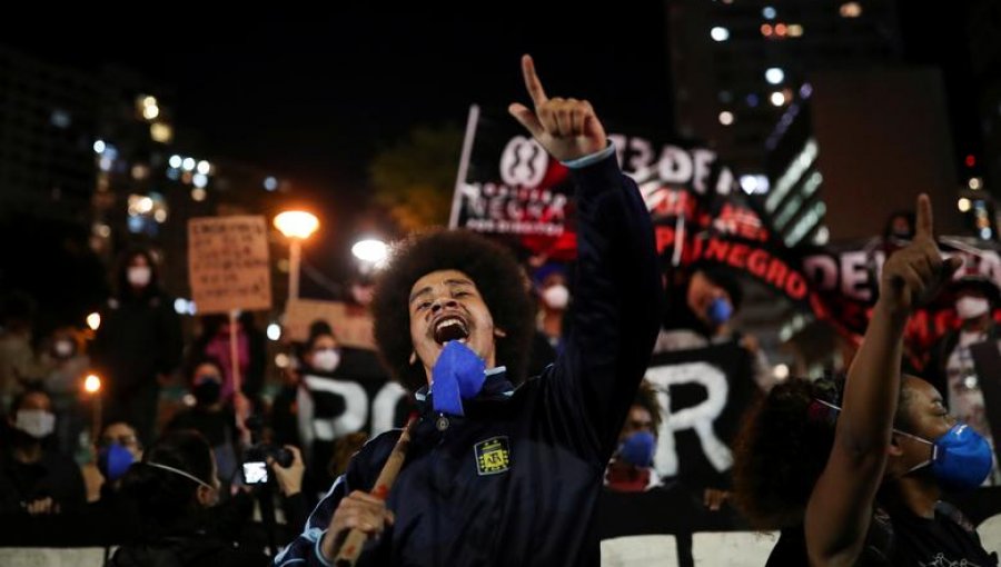 Miles de brasileños salieron a la calle para protestar contra el racismo y la violencia policial