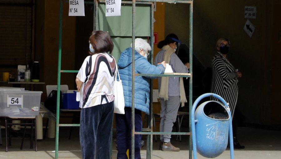 Polémica por urnas sin cortinas en centro de votación del Liceo Darío Salas