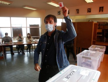 Jorge Sharp: "No podemos dejar que los mismos de siempre sigan decidiendo el futuro de nuestro país"