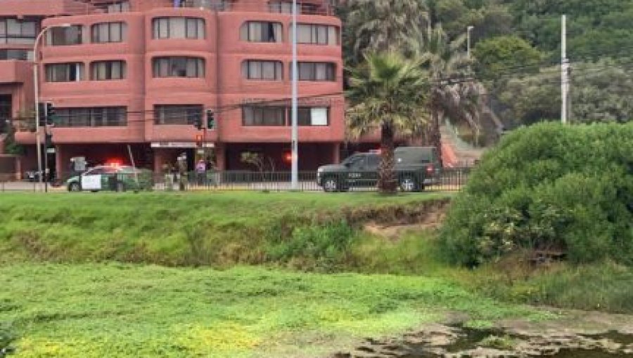 Presunto objeto explosivo en las afueras de hotel de Reñaca generó operativo del GOPE