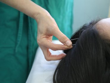 Con medicina tradicional china, Hospital de Valparaíso ayuda a sus funcionarios en su salud física y mental