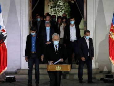 Presidente Piñera estaría analizando nuevo cambio de gabinete tras dura derrota electoral del oficialismo