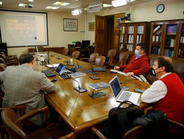 Comisión de la Cámara posterga votación del salario mínimo tras petición del Gobierno