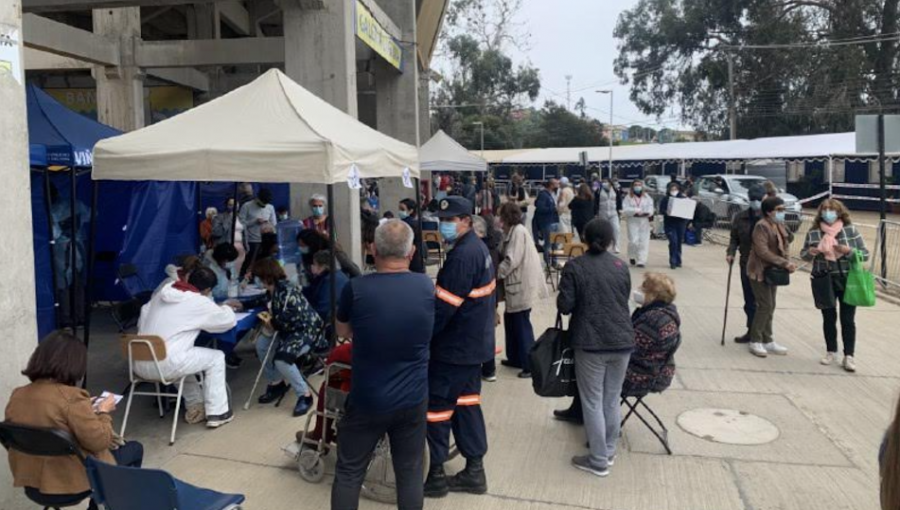 Personas rezagadas y embarazadas podrán vacunarse contra el Covid-19 este sábado en Viña del Mar