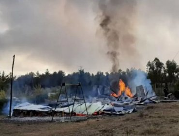 Terrorismo sin control en La Araucanía: Atentan y queman escuela rural de Contulmo y casa de Profesor