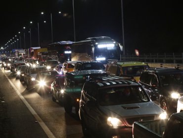 Alta congestión en carreteras marca el término del fin de semana largo