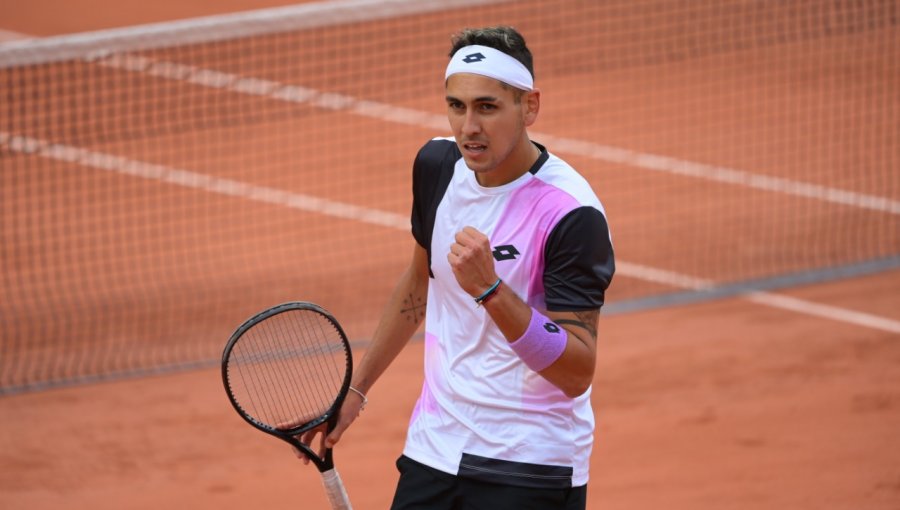 Alejandro Tabilo ganó y quedó a un paso del cuadro principal de Roland Garros