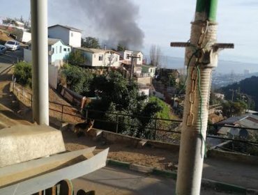 Incendio consumió completamente una vivienda en sector Villa Hermosa de Viña del Mar